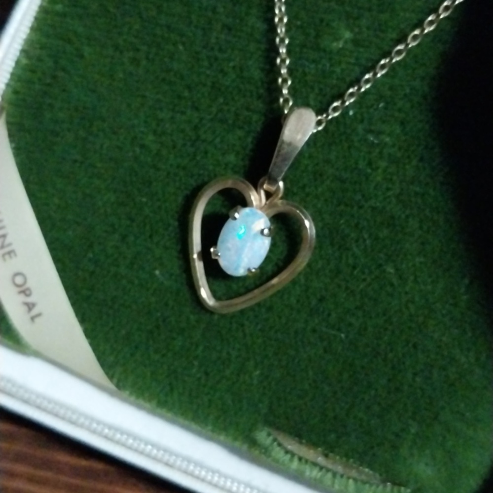 Vintage Krementz Opal Heart Necklace with 14K Gold Overlay - Picture 3 of 10